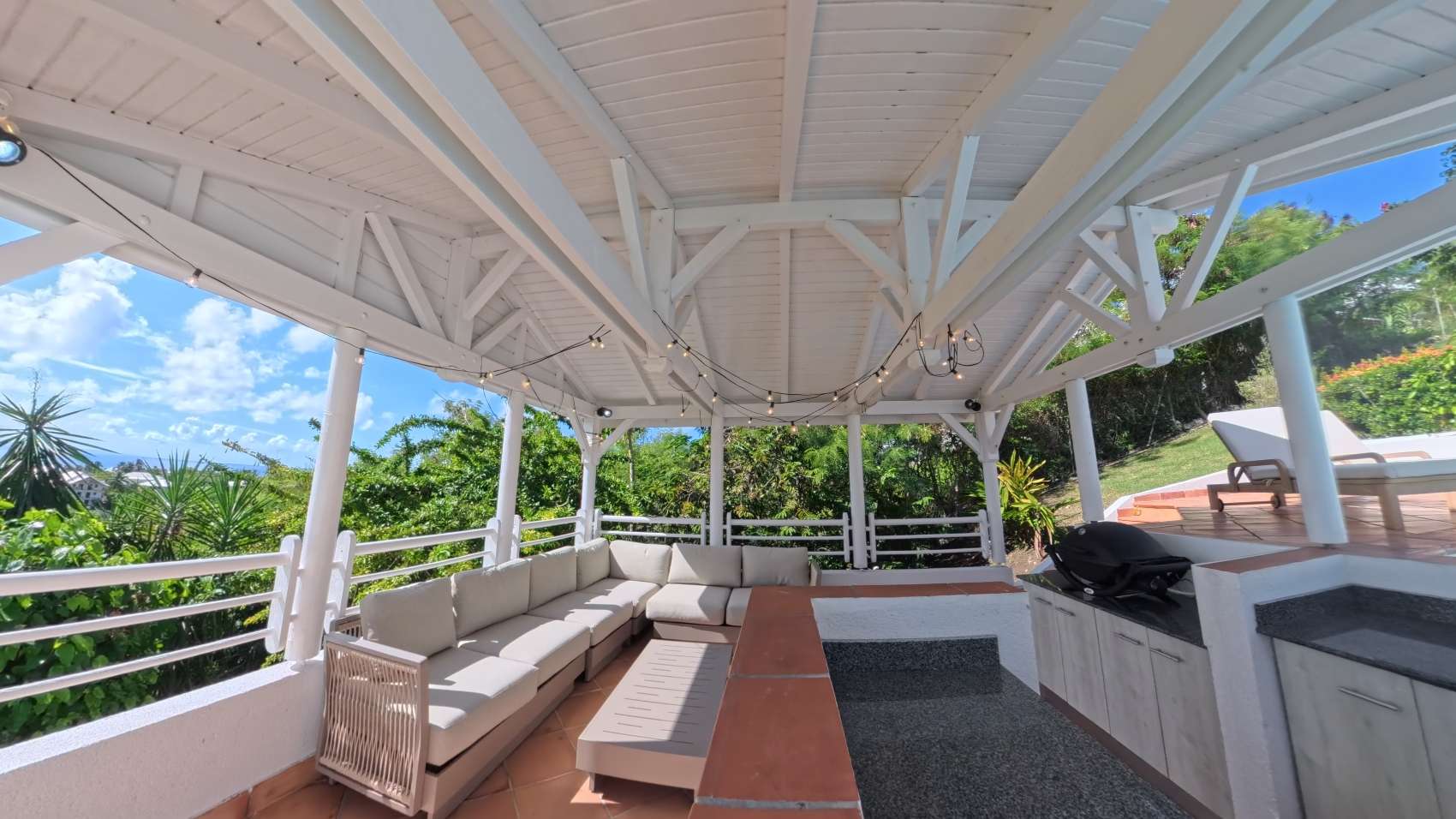 gallery.photos.generic_alt_prefix 16 – Terrasse, piscine & extérieurs