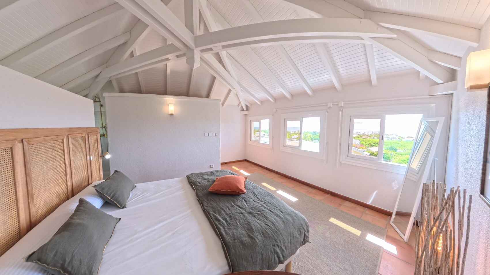 Vue mer et piscine de la Villa Maravistah